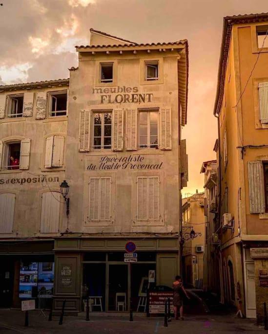La Loge Familiale: 110M2, Place Rose Goudard, Ac LʼIsle-sur-la-Sorgue Εξωτερικό φωτογραφία