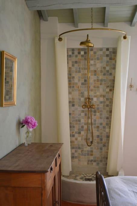 La Loge Familiale: 110M2, Place Rose Goudard, Ac LʼIsle-sur-la-Sorgue Εξωτερικό φωτογραφία