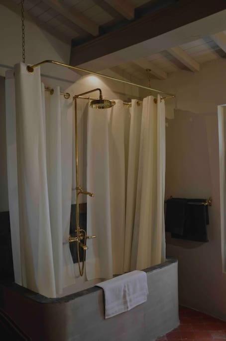 La Loge Familiale: 110M2, Place Rose Goudard, Ac LʼIsle-sur-la-Sorgue Εξωτερικό φωτογραφία