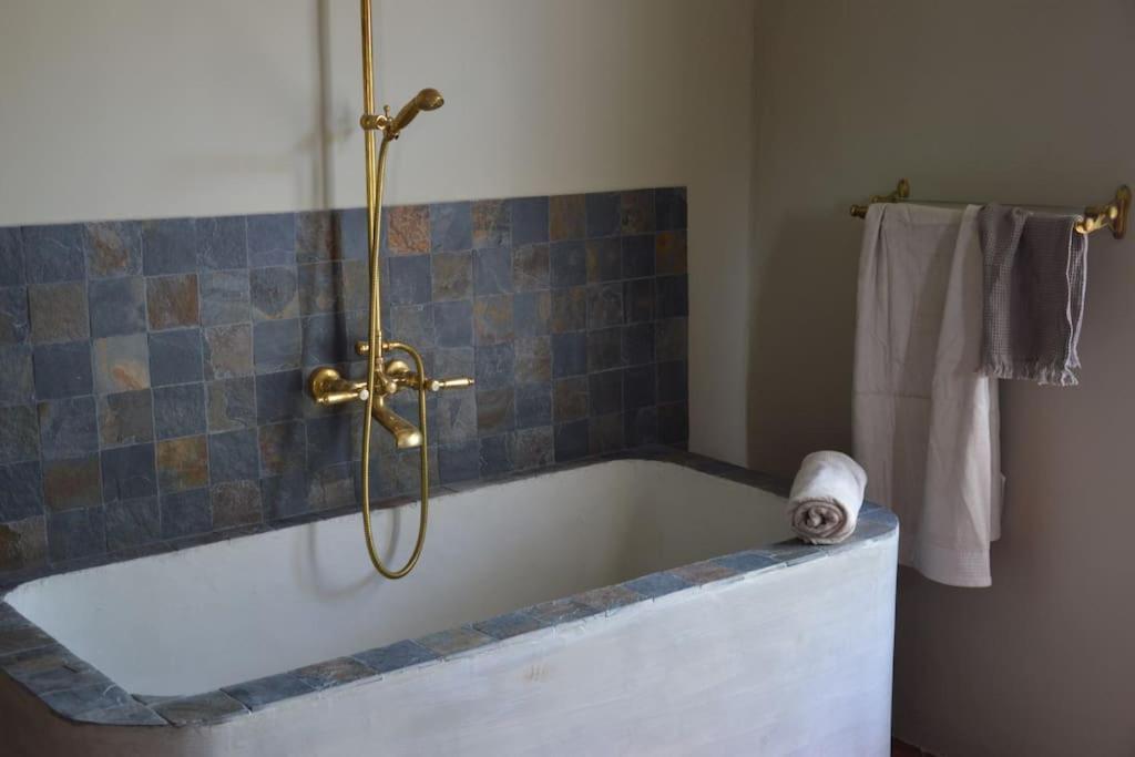 La Loge Familiale: 110M2, Place Rose Goudard, Ac LʼIsle-sur-la-Sorgue Εξωτερικό φωτογραφία